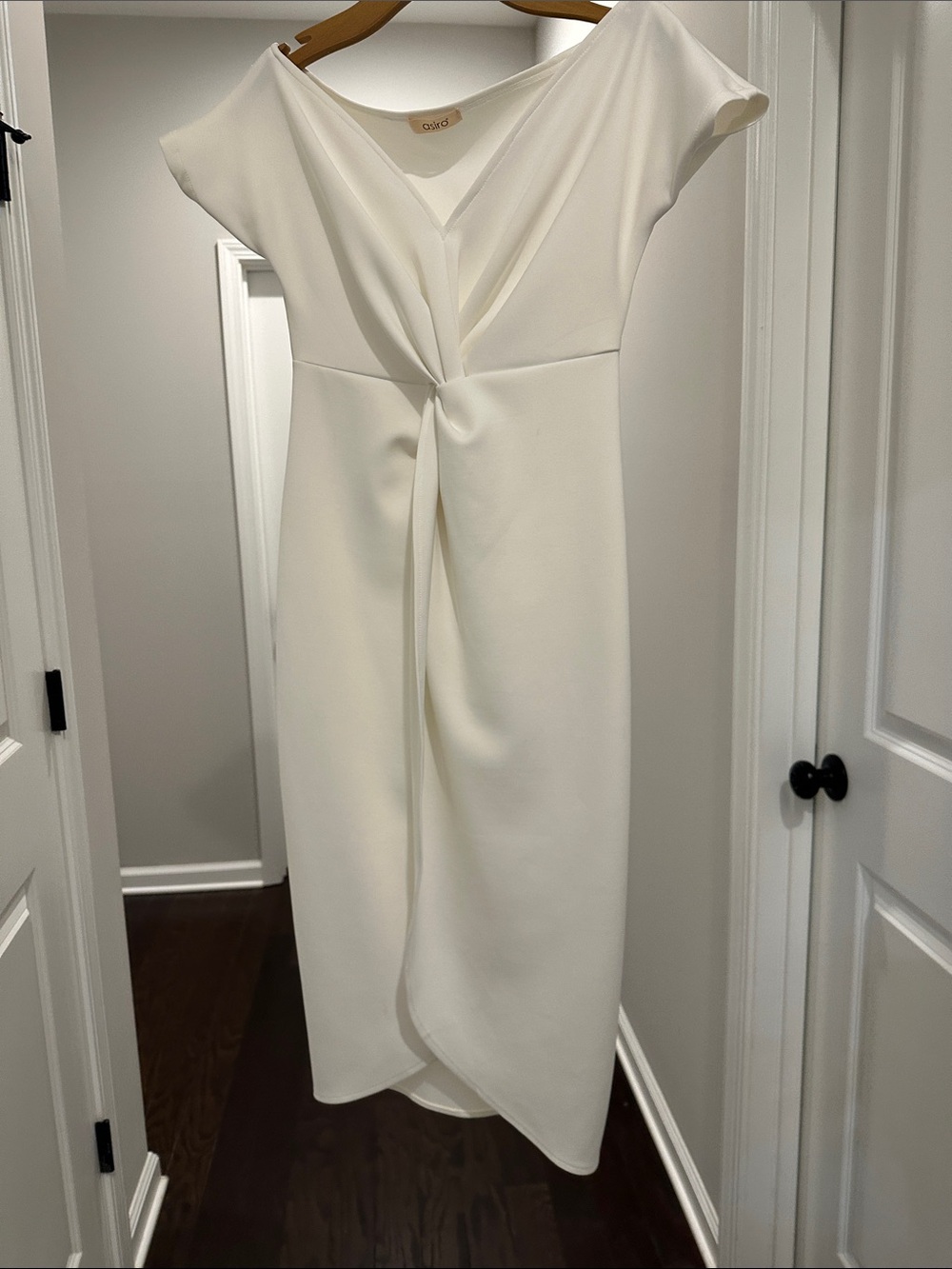 Elegant White Twist-Front Midi Dress